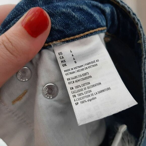 American Eagle Tomgirl Distressed Jean Shorts sz 4 - Picture 7 of 7